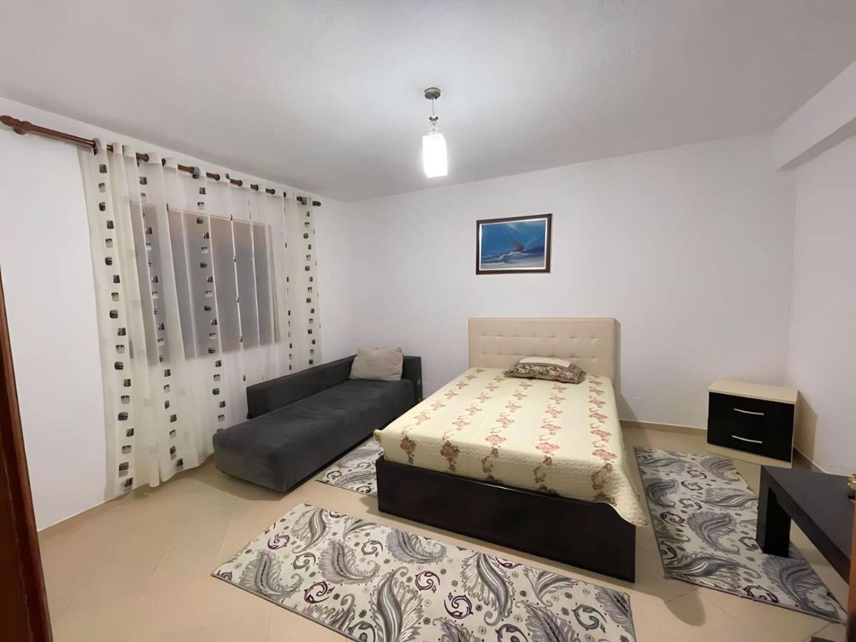 Guri Guest House โปกราเดซ ภายนอก รูปภาพ