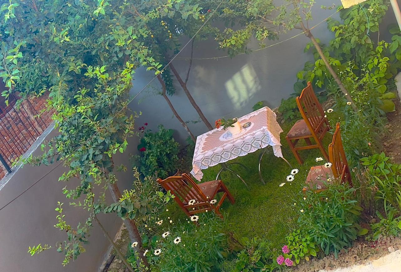 Guri Guest House โปกราเดซ ภายนอก รูปภาพ